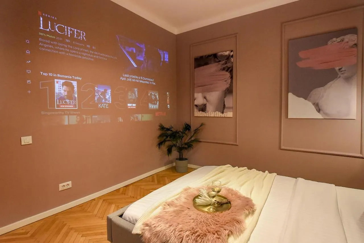 The Rose Gold - Cinema Studio Near Radisson Apartment Bucharest
